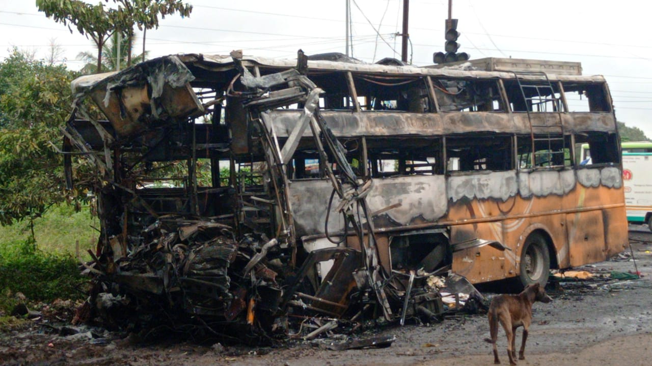 Nashik Bus Accident 11 Dead Several Injured As Bus Catches Fire on Aurangabad Road