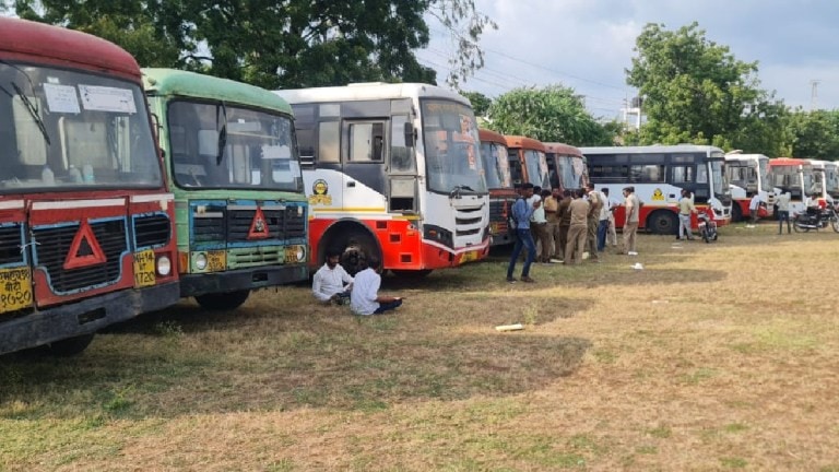 eknath shinde group bkc mumbai dasara melawa 120 buses 100 private vehicles Nandurbar