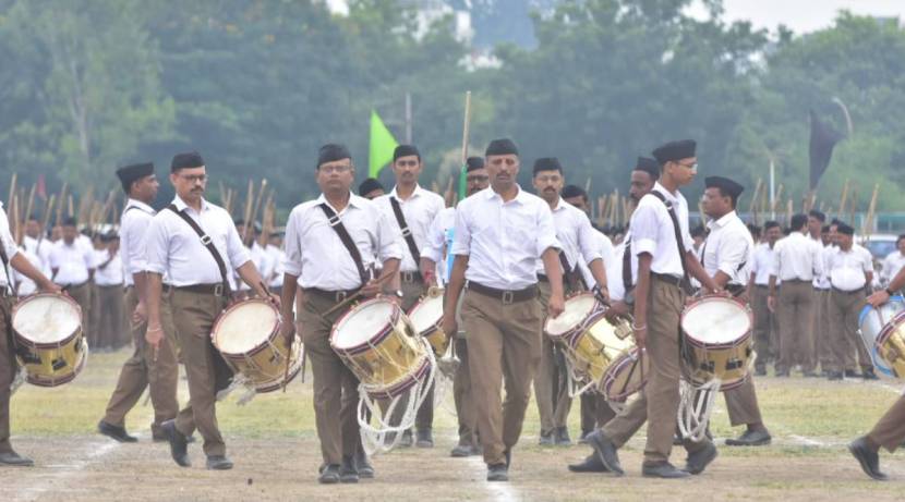 देशात लोकसंख्या धोरण तयार व्हायला पाहिजे. ते सर्वांसाठी समान पद्धतीने लागू व्हावे, अशी मागणी मोहन भागवत यांनी केली आहे.