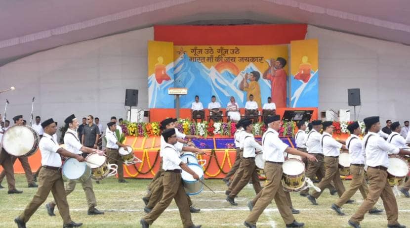 जन्मदरातील विषमतेबरोबरच, लोभ, लालसा, सक्तीचे मतपरिवर्तन, घुसखोरी या मोठ्या समस्या असल्याचे भागवत यांनी म्हटले आहे.