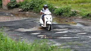 citizens are suffering potholes in road muncipal carporation of pune