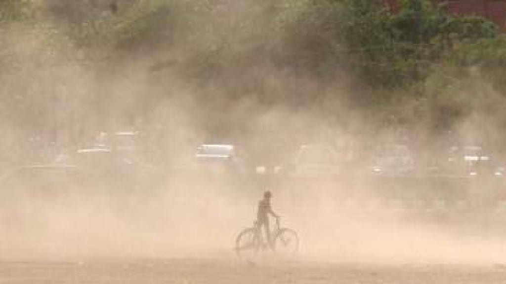 peoples passengers facing problems dust in Kalyan Dombivli