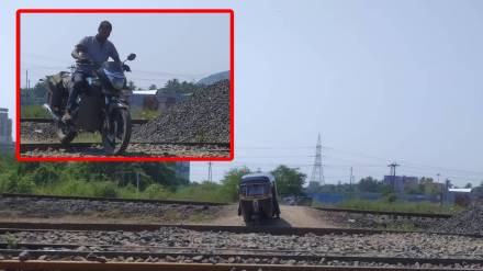 Dangerous journey for travellers on railway tracks nerul to uran navi mumbai