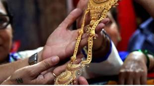 Twenty five crore gold purchase in Jalgaon on Dhantrayodashi day diwali 2022 jalgaon