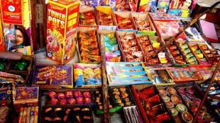 Demand for firecrackers that reduce smoke pollution diwali 2022 pune