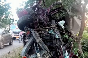 Car and truck accident mother and son death nagpur mumbai highway vashim