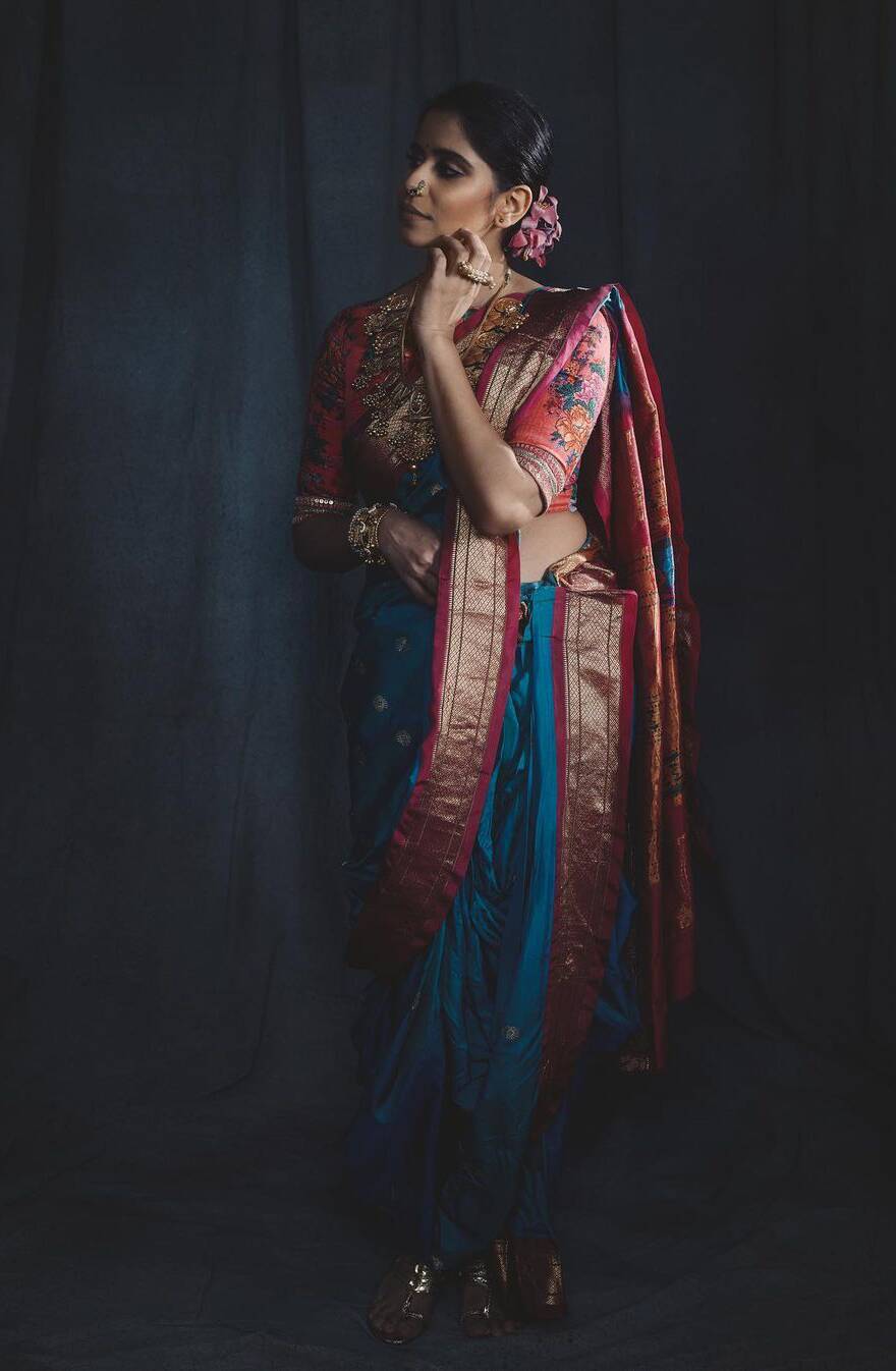 Diwali Saree Poses Guide By hasya jatra fame Prajakta Mali Shivali Parab Apurva Nemlekar Rinku Rajguru