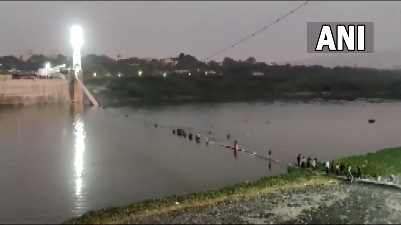 cable bridge collapsed in gujarat morabi