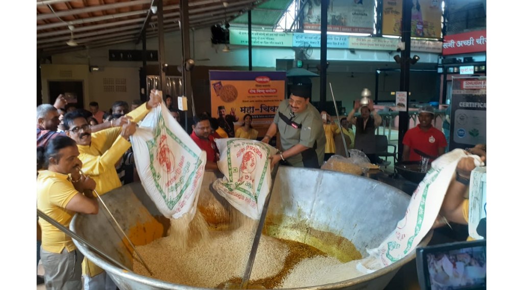 Starting the world record by making 3000 kg Chivada