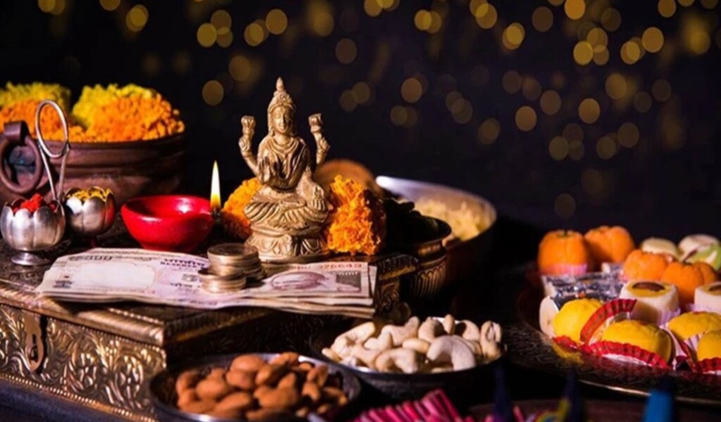 Diwali 2022 Shubh Muhurat Tithi and Importance of Narak Chaturdashi Lakshmi Pujan Bhaubeej Abhyansnan 