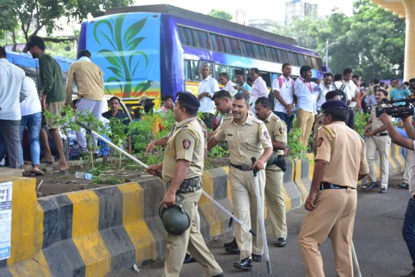 nagpur protest against rss