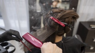 hair-straightening-side-effects-uterine-cancer-risk-to-women