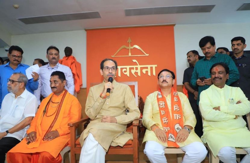 uddhav thackeray and sanjay deshmukh