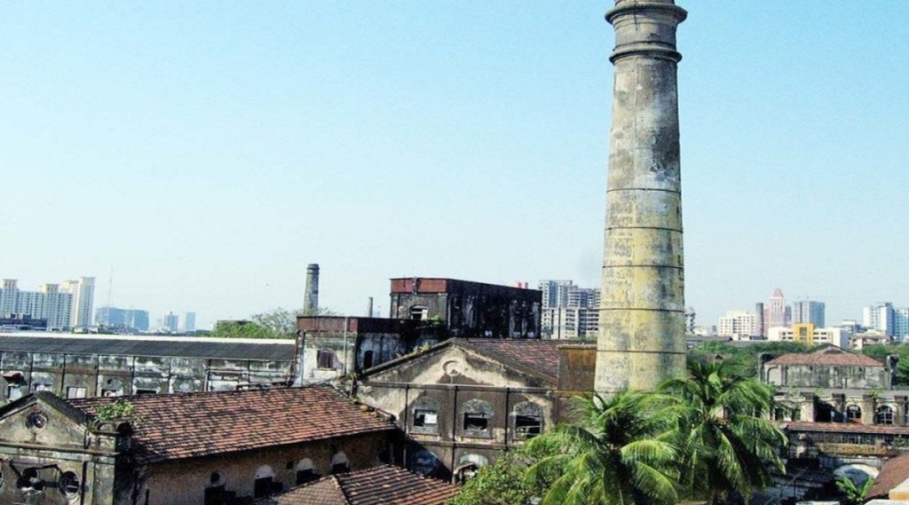 Mill workers organized march at Azad Maidan on Wednesday