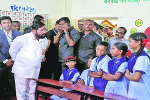 nm eknath shinde with student