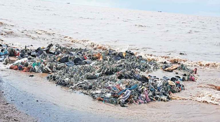 plastic waste on dahanu beach