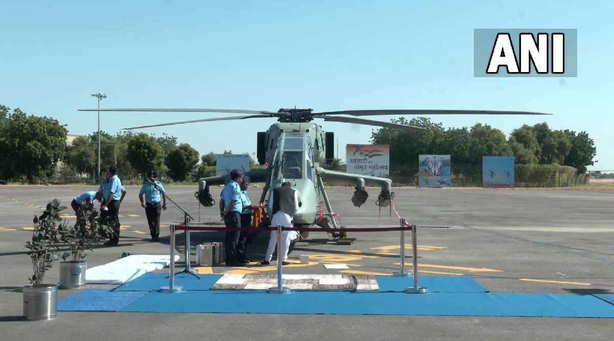 अन्य लढाऊ हेलिकॉप्टरच्या तुलनेत प्रचंड हलक्या वजनाचे आहे. त्याचे वजन ५.८ टन एवढे असून, अनेक हत्यांरासह त्याचे परिक्षण करण्यात आलं आहे.