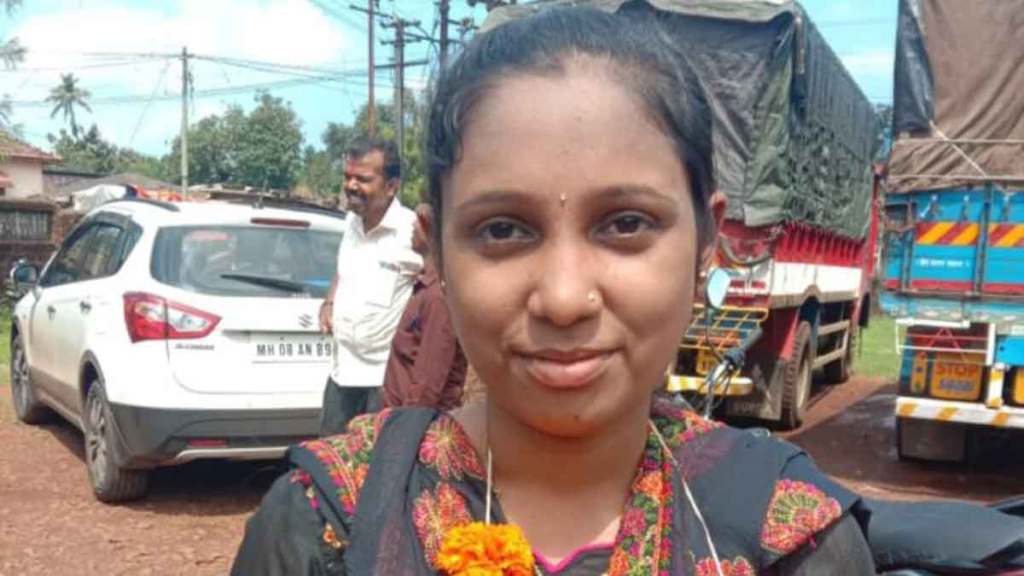 25 years old girl siddhika bole become sarpanch