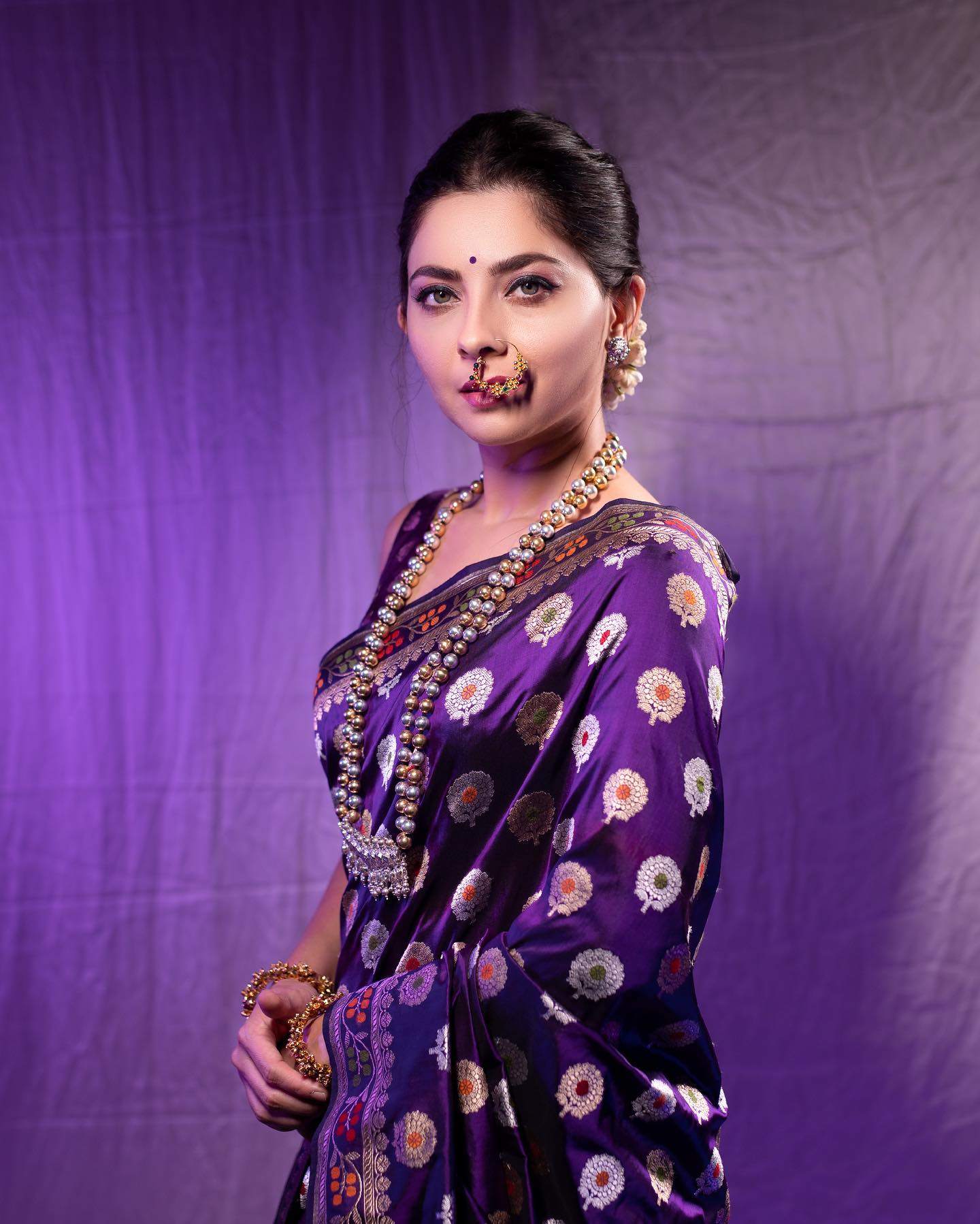 sonalee kulkarni photoshoot in saree 