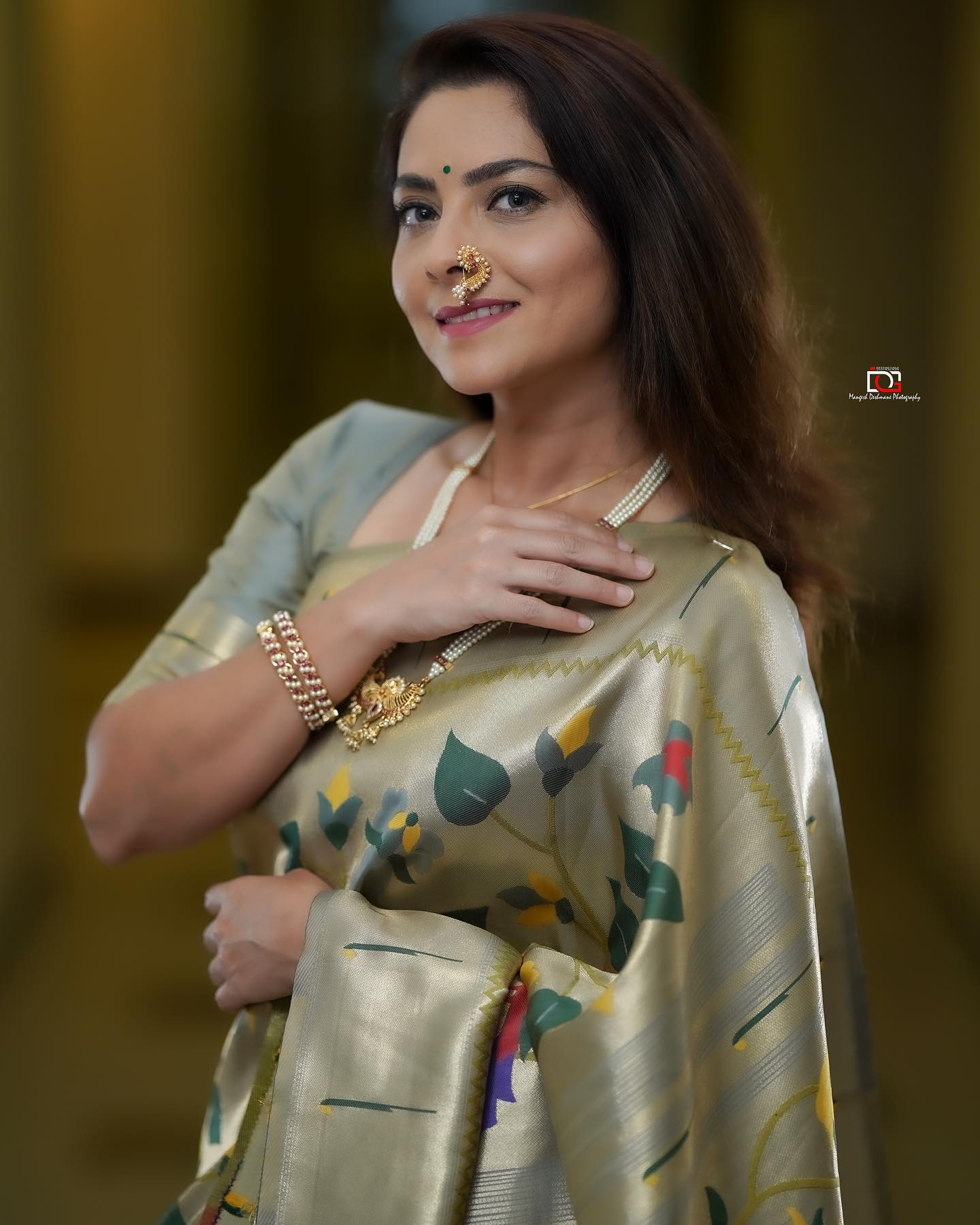 sonalee kulkarni photoshoot in saree 