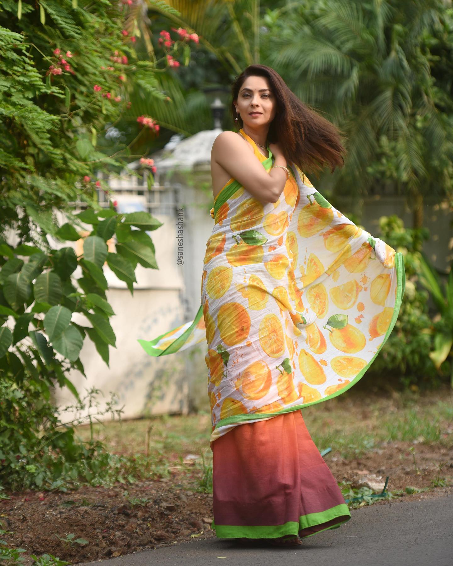 sonalee kulkarni photoshoot in saree 