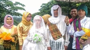 78 year old man married to 18 year old girl