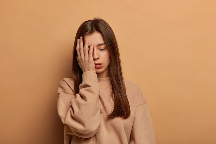 Exercising too much Not getting enough sleep Avoiding fatty foods starvation these habits can be the obsticle in weight loss journey