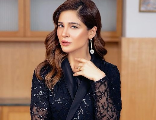  Ayesha Omar