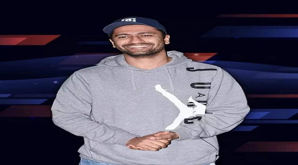 विक्की कौशल: बॉलीवूडचा प्रसिद्ध अभिनेता विक्की कौशल हा एक उत्तम अभिनेता आहे, पण तुम्हाला माहित आहे का, अभिनेता होण्यापूर्वी त्याने इलेक्ट्रॉनिक्स आणि टेलिकम्युनिकेशनमध्ये पदवी प्राप्त केली आहे.