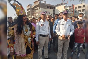 Awareness on traffic rules on roads by an artist dressed as Yamaraja in Amravati