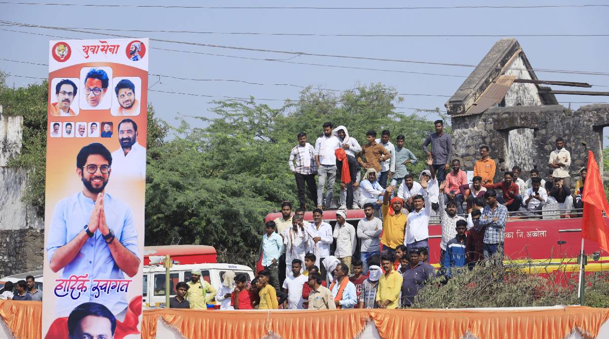 उद्योगमंत्र्यांचे नाव कोणाला माहिती नाही. आमचे सरकार असते तर ओला दुष्काळ जाहीर झाला असता, असेही आदित्य ठाकरे यांनी म्हटलं.