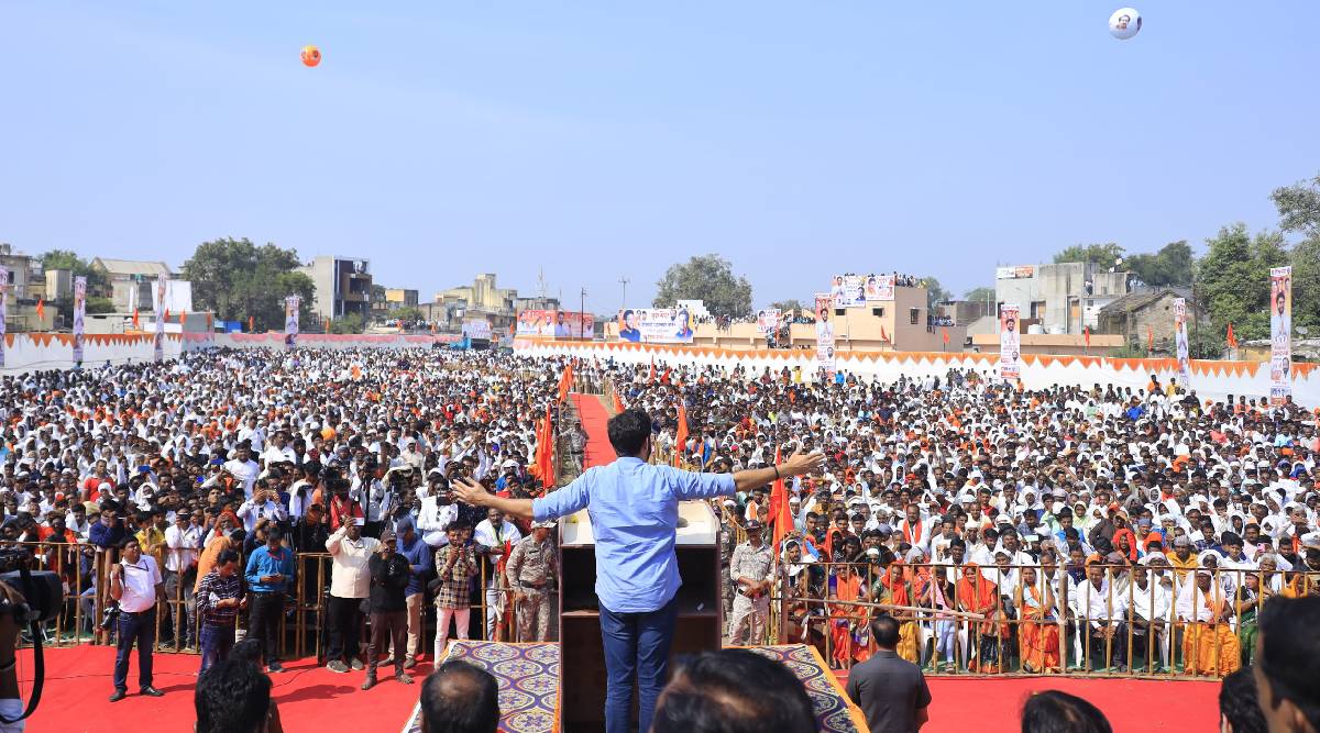 मला नावं ठेऊन जर महाराष्ट्राची सेवा होत असेल, तर मला अजून १०० नावं ठेवा. पण या महाराष्ट्राच्या जनतेची सेवा करा. या छोट्या पप्पूने तुम्हाला महाराष्ट्रात पळवून लावलंय.