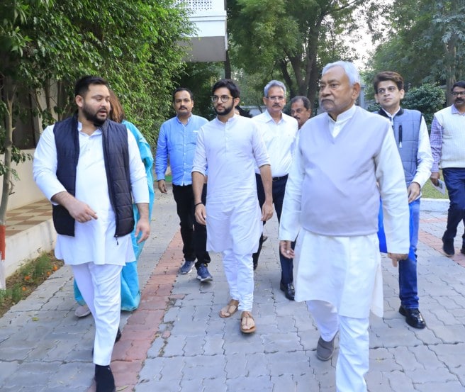 या भेटीपूर्वीही नितीश कुमार, तेजस्वी यादव यांच्याशी आमचं बोलणं व्हायचं. सध्या नितीश कुमार, तेजस्वी यादव बिहारमध्ये उत्तम काम करत आहेत. असंही आदित्य म्हणाले.