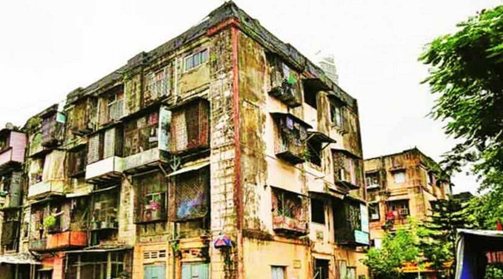 demand of the slum dwellers in bdd chawl to give houses in their original place