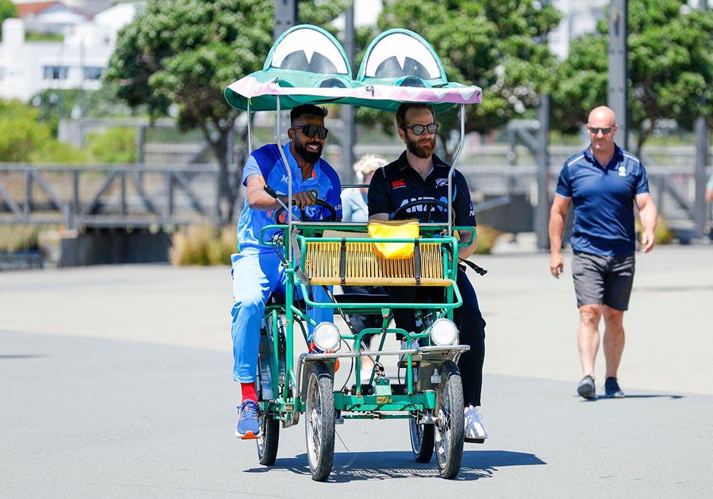 IND vs NZ: Kane Williamson - Hardik Pandya enjoy a rickshaw safari before the series, begins 