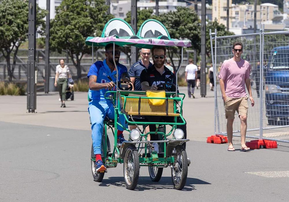 IND vs NZ: Kane Williamson - Hardik Pandya enjoy a rickshaw safari before the series, begins 