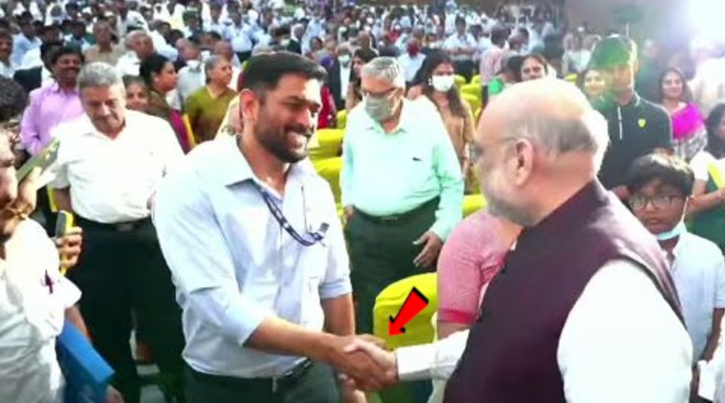 MS Dhoni picture with Amit Shah goes viral