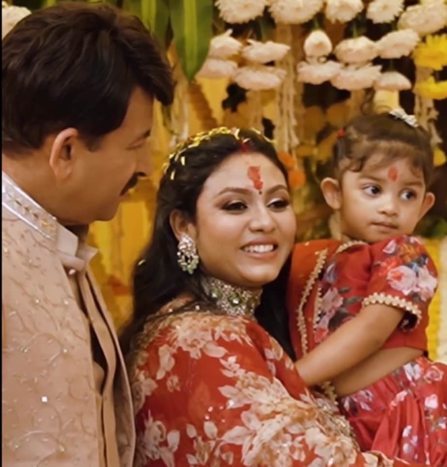 manoj tiwari wife surbhi tiwari baby shower 