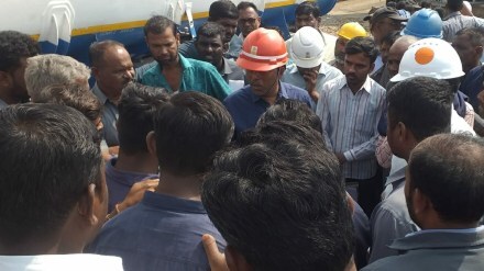 disputed fuel transportation in manmad is started tanker drivers strike back