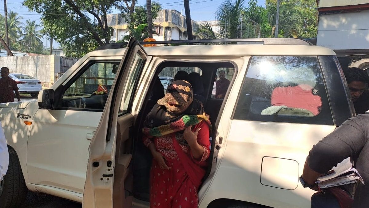 Judicial custody of bribe-taking tehsildars in alibaug