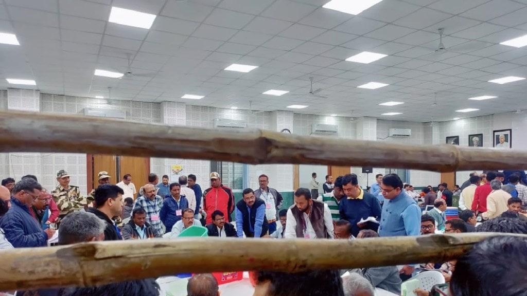midnight fight between two principals at election counting centre at nagpur university