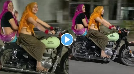 desi woamn riding bullet