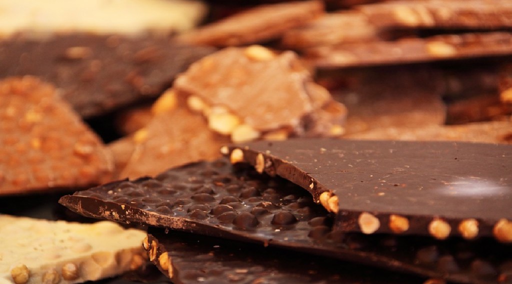 धक्कादायक! घशात चॉकलेट अडकल्याने आठ वर्षीय मुलाचा मृत्यू