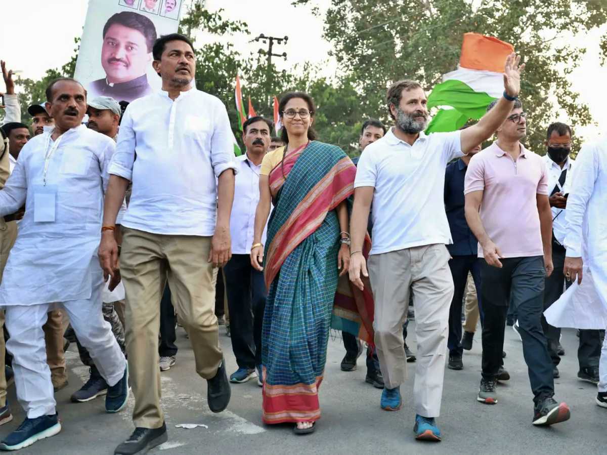 महाराष्ट्रात बंदुकी घेऊन महिलांना शिव्या घालतात. त्यावर आम्ही विनयभंगाची केस करत नाही - सुप्रिया सुळे