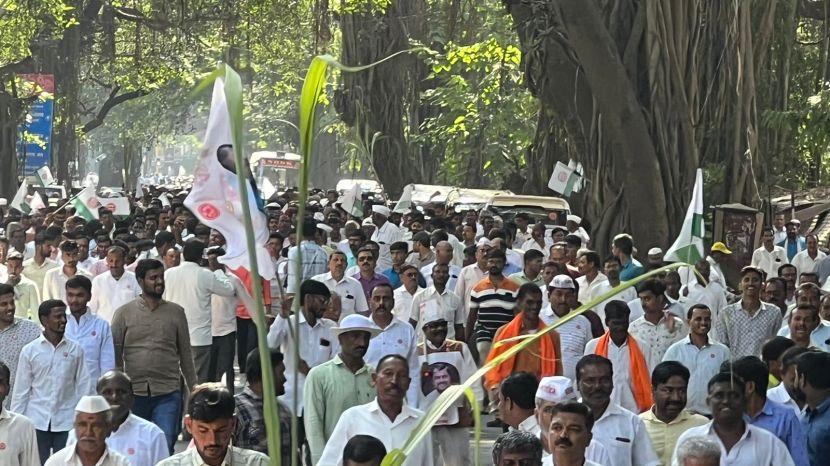 मोर्चात मोठ्या संख्येने शेतकरी सहभागी झाले होते.