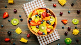 Which fruits should be included in breakfast healthy on an empty stomach
