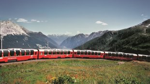 Worlds-Longest-Passenger-Train