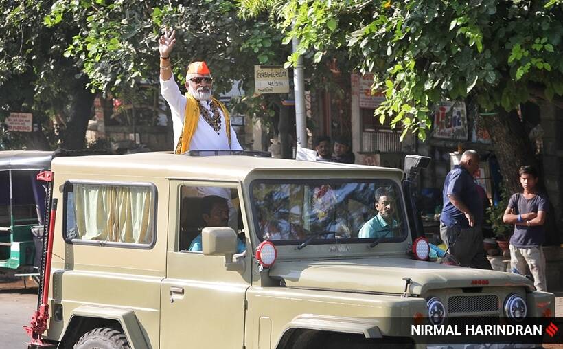 मुख्यमंत्री भुपेंद्र सिंह यांच्या घाटलोडिया मतदारसंघात कार्यकर्त्याकडून जोरदार प्रचार करण्यात येत आहे.(फोटो-निर्मल हरिंद्रन-एक्स्प्रेस)