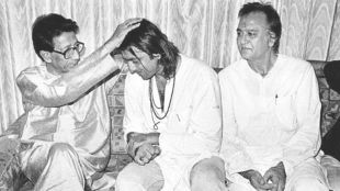 sanjay dutt jail, Sanjay Dutt Arms Act, Mumbai Riot News, Bal Thackeray Sunil Dutt, bal thackeray sanjay dutt, bal thackeray house matoshree, 93 mumbai blast, संजय दत्त, बाळासाहेब ठाकरे, बाळासाहेब ठाकरे पुण्यतिथी