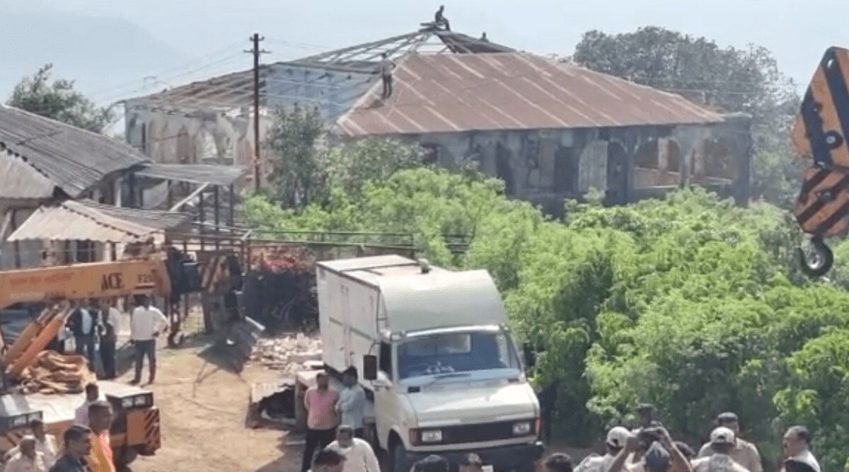 प्रतापगडावरील अतिक्रमण हटवण्याच्या निर्णयाचे सर्व स्तरातून स्वागत